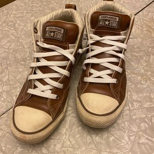 Tan leather Converse men’s 6.5, women’s 8
